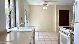 Photo #4: 6765920 Listing