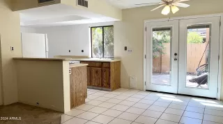 Photo #5: 6765920 Listing