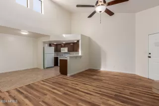 Photo #2: 6766152 Listing