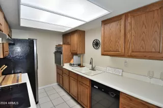 Photo #4: 6766218 Listing