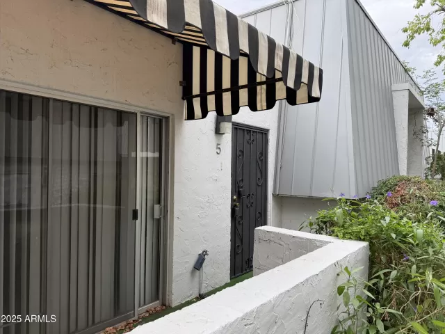 MLS: 6766480 Condo For Sale