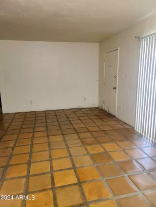 Photo #4: 6766480 Listing