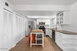 Photo #4: 6766540 Listing