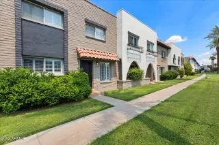 Photo #5: 6766540 Listing