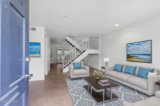 Photo #6: 6766540 Listing