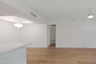 Photo #4: 6766822 Listing