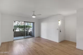 Photo #5: 6766822 Listing