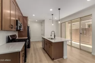 Photo #2: 6766861 Listing 