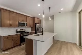 Photo #3: 6766861 Listing 