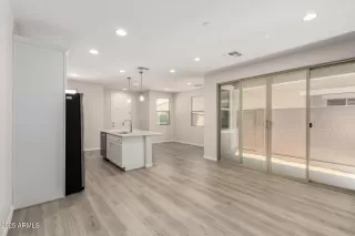 Photo #6: 6766895 Listing