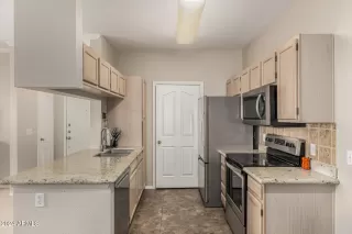 Photo #6: 6766922 Listing