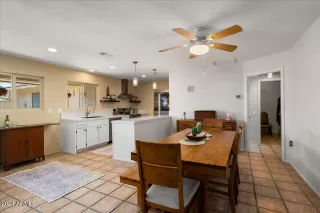 Photo #6: 6766957 Listing