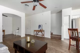 Photo #4: 6767098 Listing