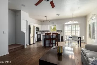 Photo #5: 6767098 Listing