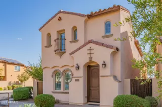 More Details about MLS # 6767180 : 2049 E HEARTWOOD LANE