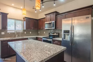 Photo #3: 6767180 Listing