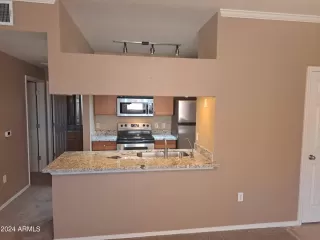 Photo #5: 6767279 Listing