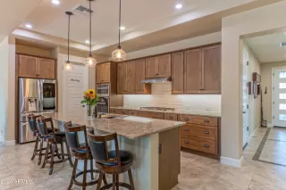 Photo #6: 6767295 Listing