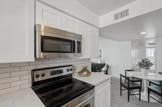 Photo #5: 6767544 Listing