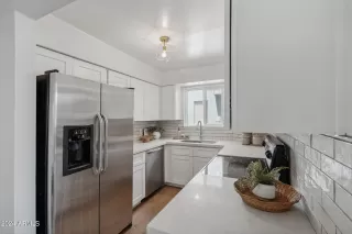 Photo #6: 6767544 Listing