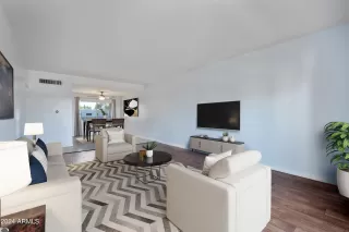 Photo #4: 6767616 Listing