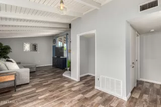 Photo #6: 6767727 Listing 