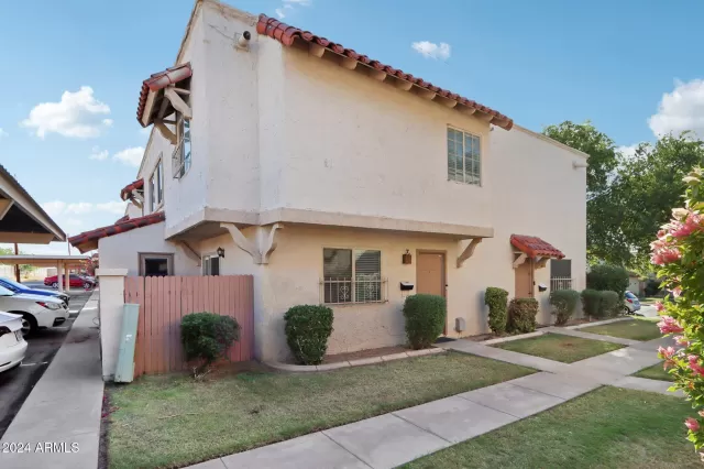 MLS: 6767901 Condo For Sale