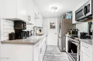 Photo #6: 6767901 Listing 