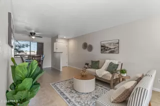 Photo #6: 6767980 Listing 