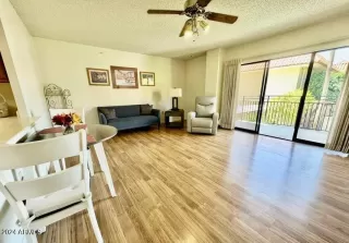 Photo #5: 6768033 Listing 