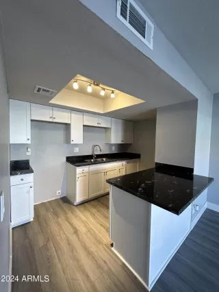 Photo #2: 6768105 Listing