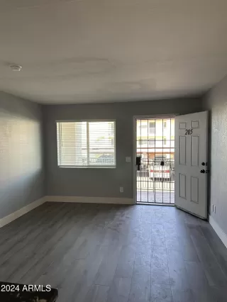 Photo #4: 6768105 Listing