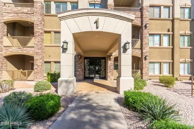 MLS: 6768116 Condo For Sale