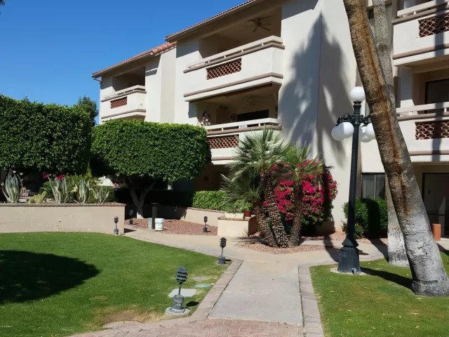 MLS: 6768280 Condo For Sale