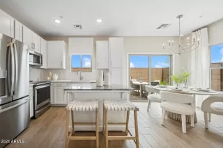 Photo #6: 6768346 Listing 