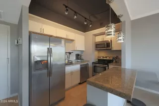 Photo #5: 6768355 Listing