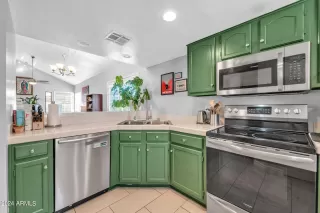 Photo #1: 6768366 Listing