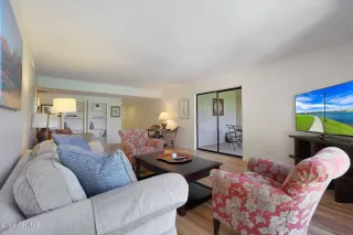 Photo #3: 6768413 Listing