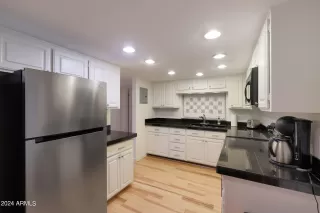 Photo #6: 6768413 Listing