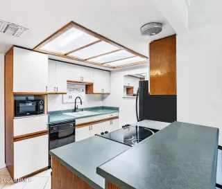 Photo #2: 6768524 Listing