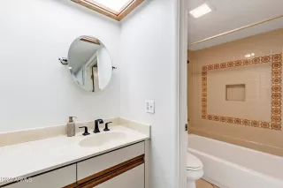 Photo #6: 6768524 Listing