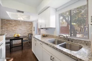 Photo #5: 6768716 Listing