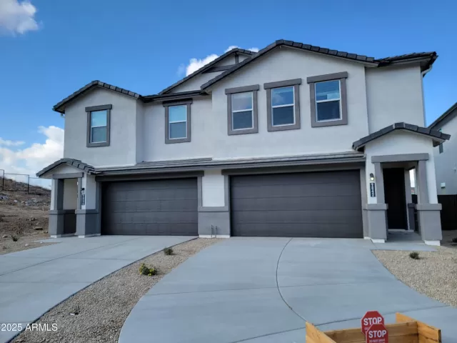 MLS: 6768874 Condo For Sale