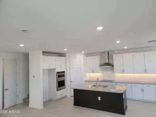 Photo #2: 6768874 Listing