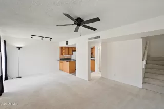 Photo #4: 6769192 Listing