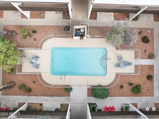 Photo #5: 6769192 Listing