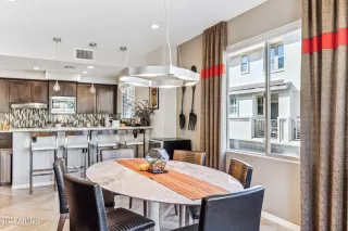 Photo #4: 6769240 Listing