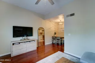 Photo #3: 6769269 Listing 