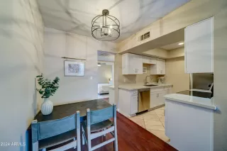 Photo #4: 6769269 Listing 