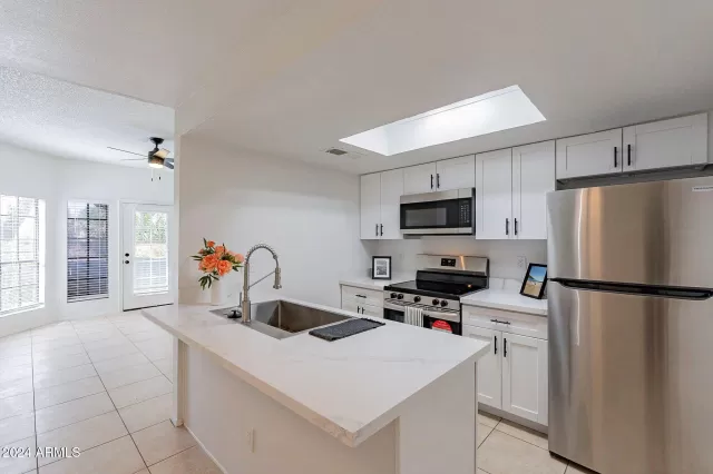 MLS: 6769368 Condo For Sale